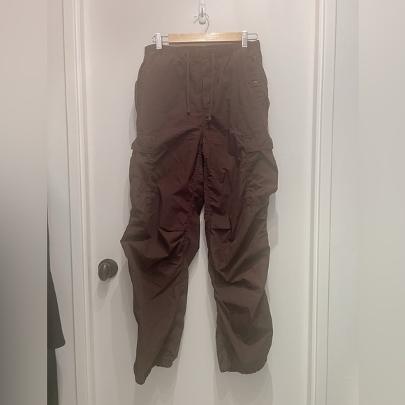 Aritzia TNA Squad Pocket Parachute Pant - Picture 4 of 4